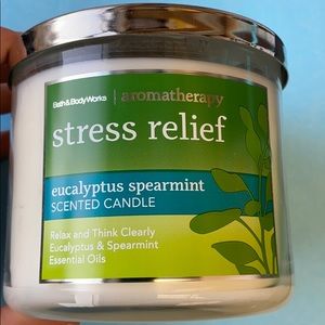 Bath&Body Works stress relief aromatherapy candle